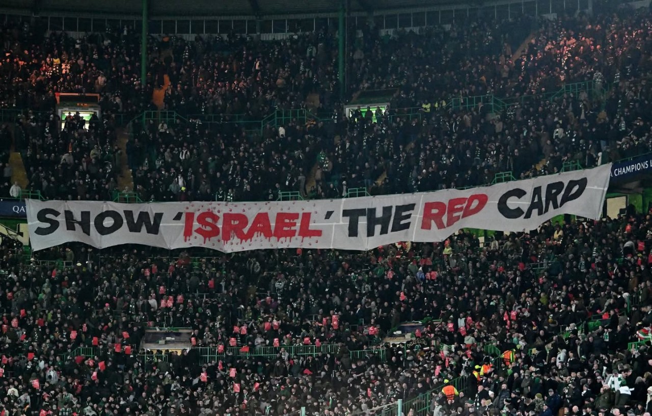 Lo striscione della campagna 