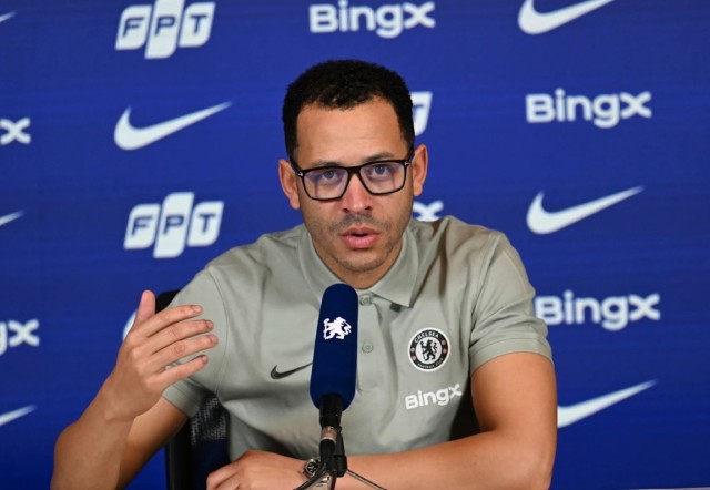 Liam Rosenior in conferenza stampa