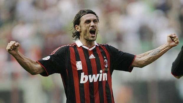 Paolo Maldini ai tempi del Milan