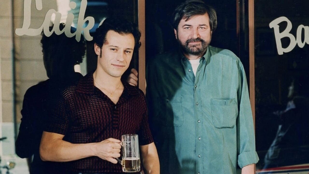 Francesco Guccini e Stefano Accorsi sul set di Radiofreccia