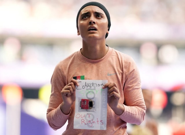 Kimia Yousofi, atleta afgana. Foto: Vogue Italia