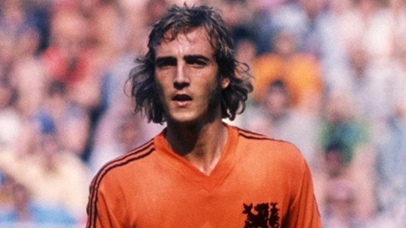 Johan Neeskens con la maglia della nazionale olandese
